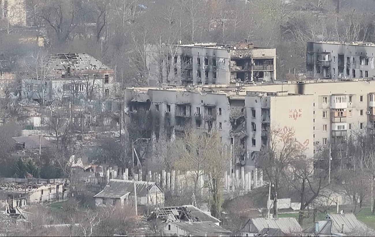 Заміновані шляхи та "живий щит": що насправді відбувається в окупованих Олешках